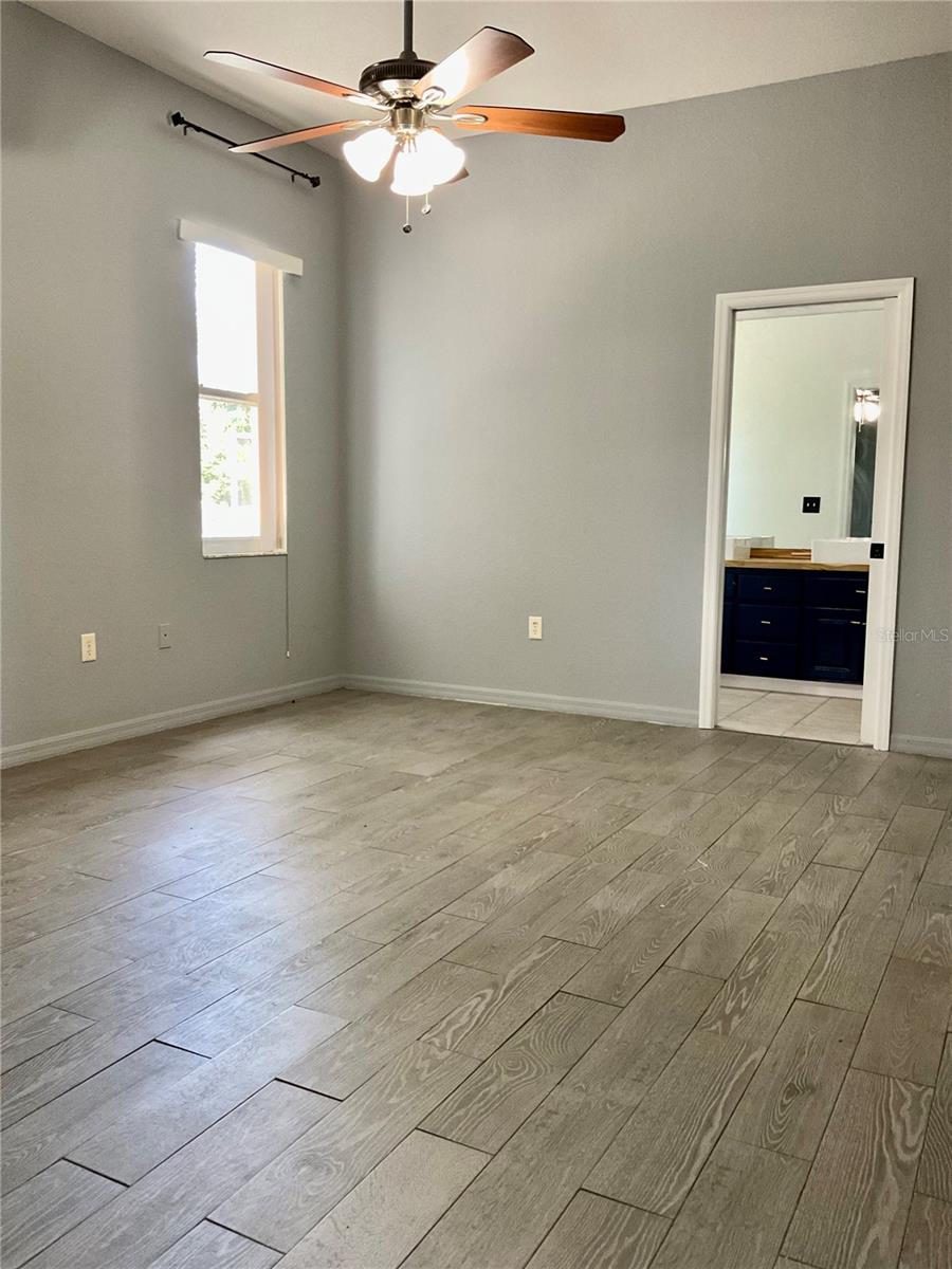 Image 7 of 31 For 132 Golf Aire Blvd