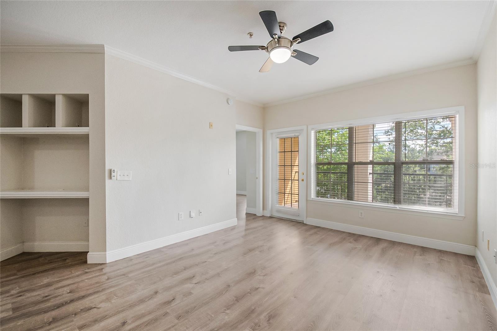 Image 11 of 37 For 3611 Conroy Road 835