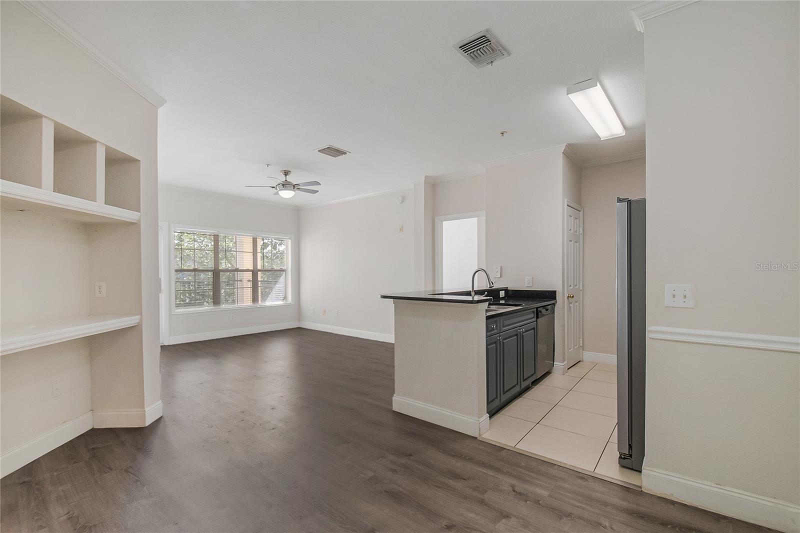 Image 13 of 37 For 3611 Conroy Road 835