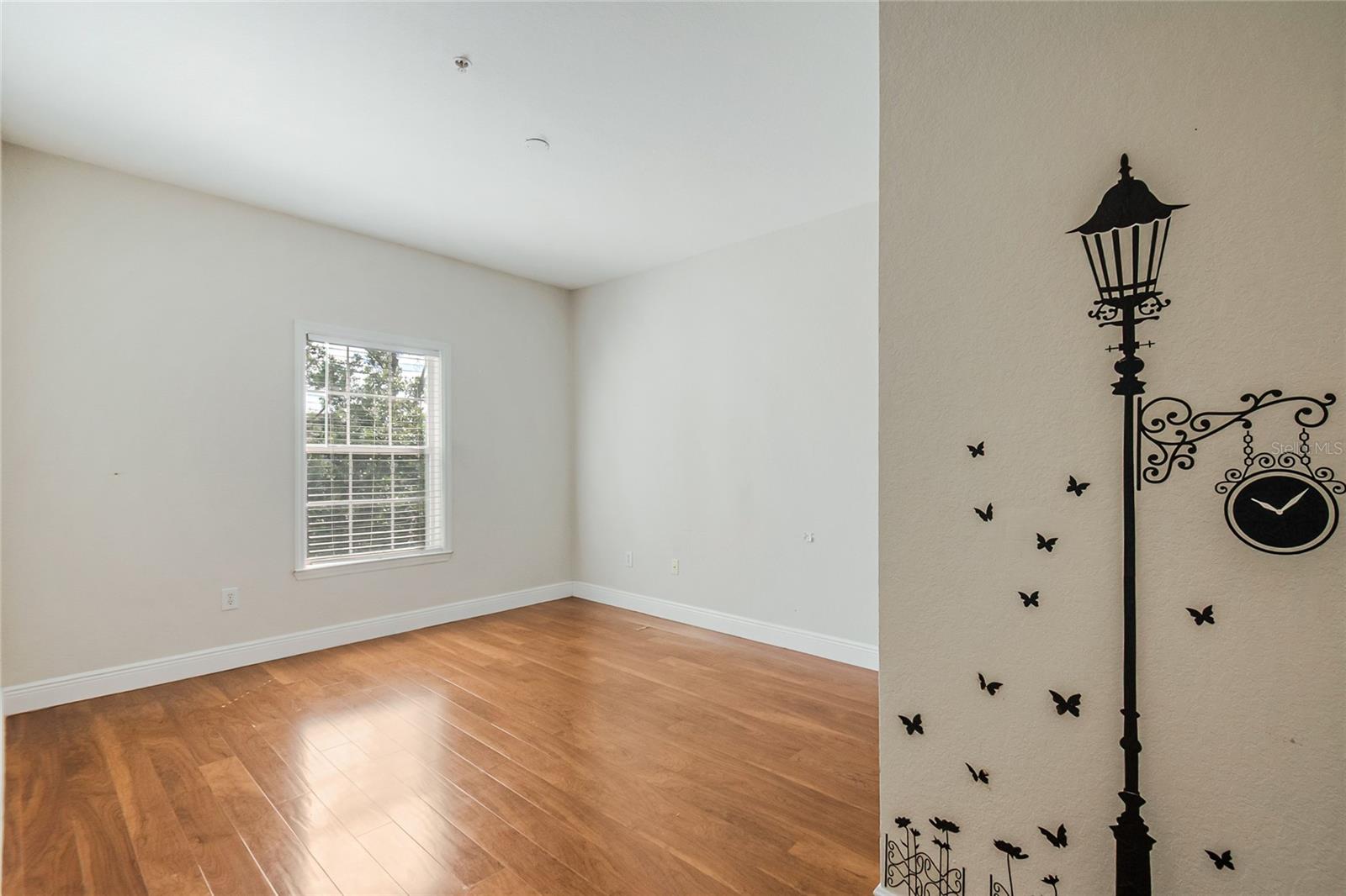 Image 16 of 37 For 3611 Conroy Road 835