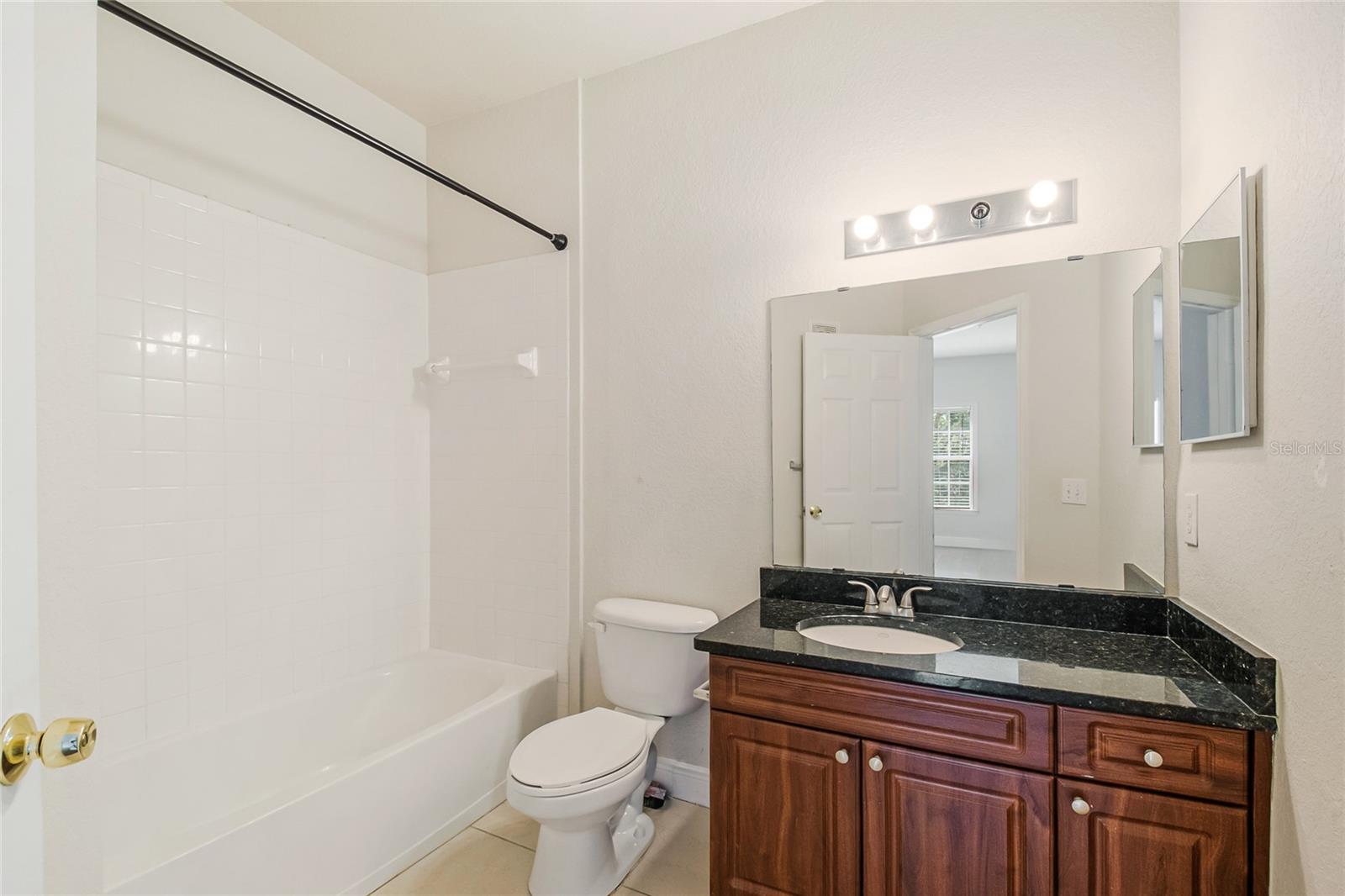 Image 18 of 37 For 3611 Conroy Road 835