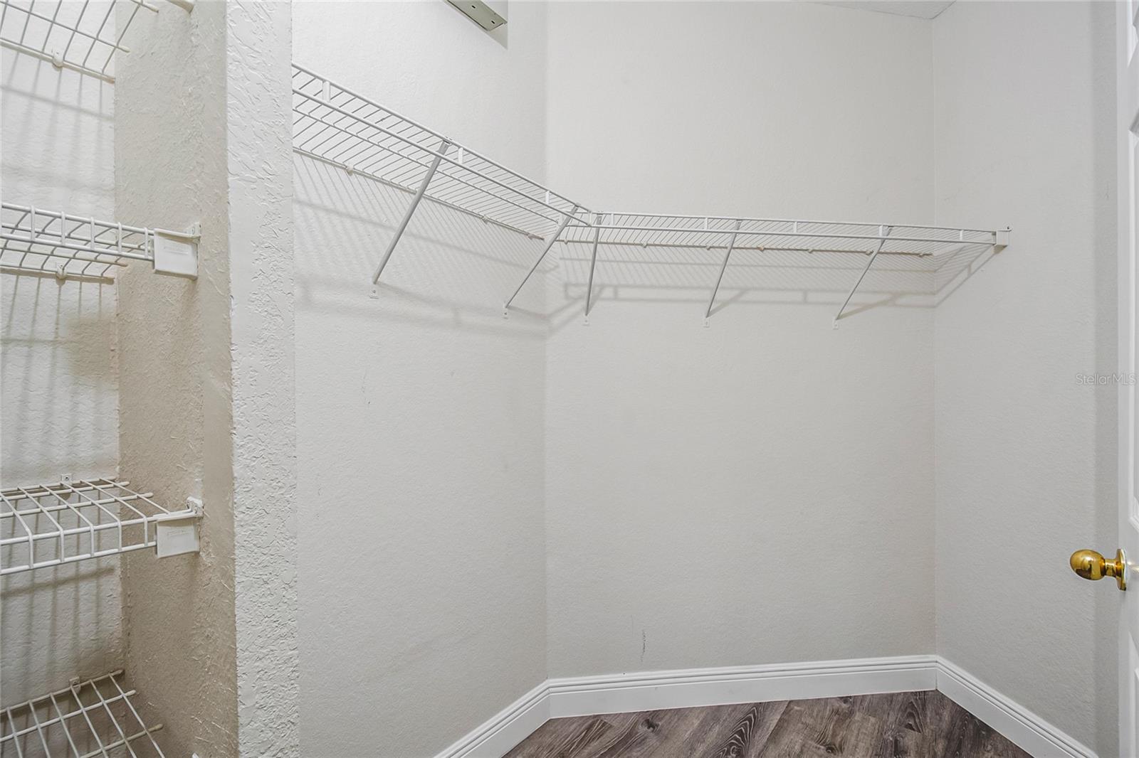 Image 23 of 37 For 3611 Conroy Road 835