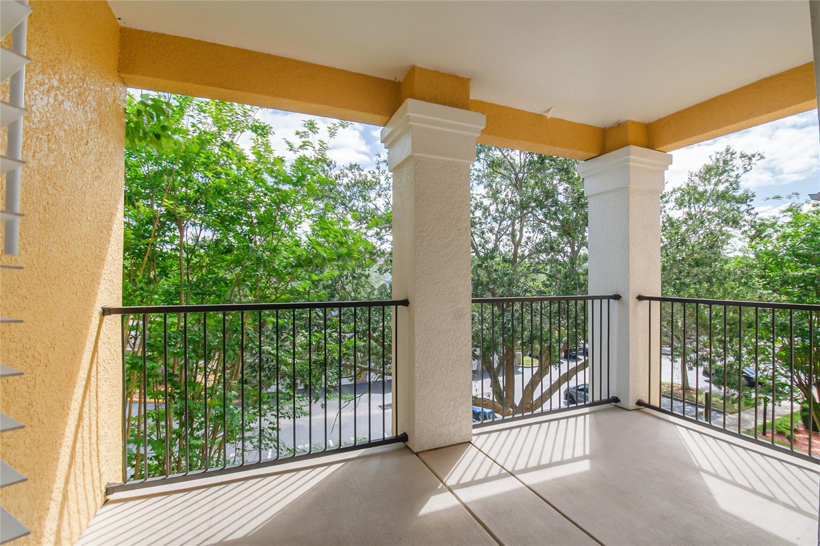 Image 25 of 37 For 3611 Conroy Road 835