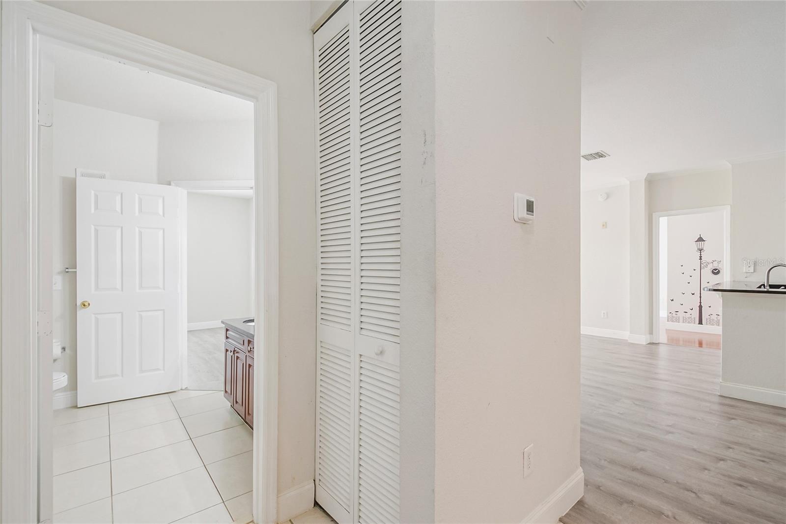 Image 5 of 37 For 3611 Conroy Road 835