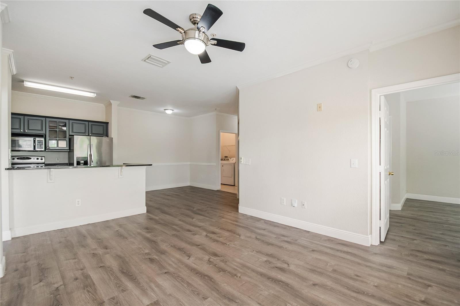 Image 6 of 37 For 3611 Conroy Road 835