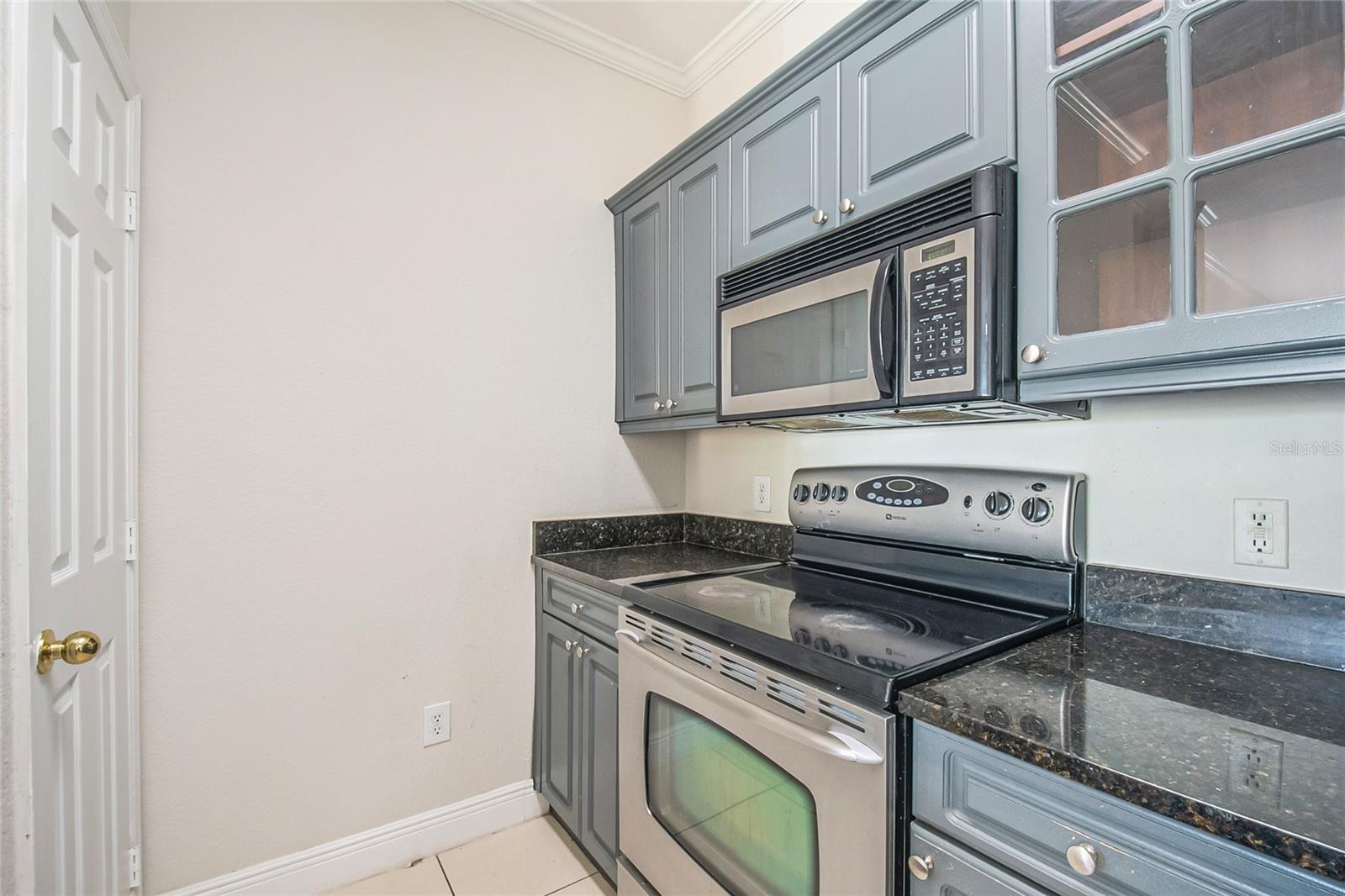 Image 8 of 37 For 3611 Conroy Road 835