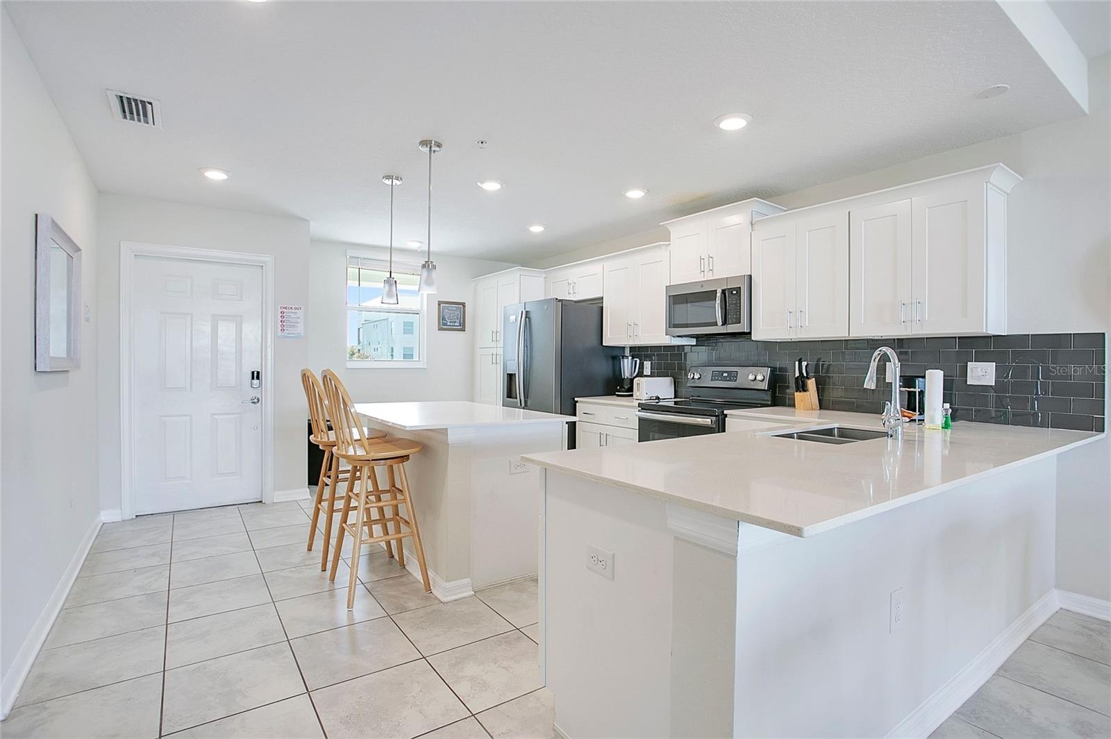 Image 5 of 25 For 3120 Paradox Circle 204