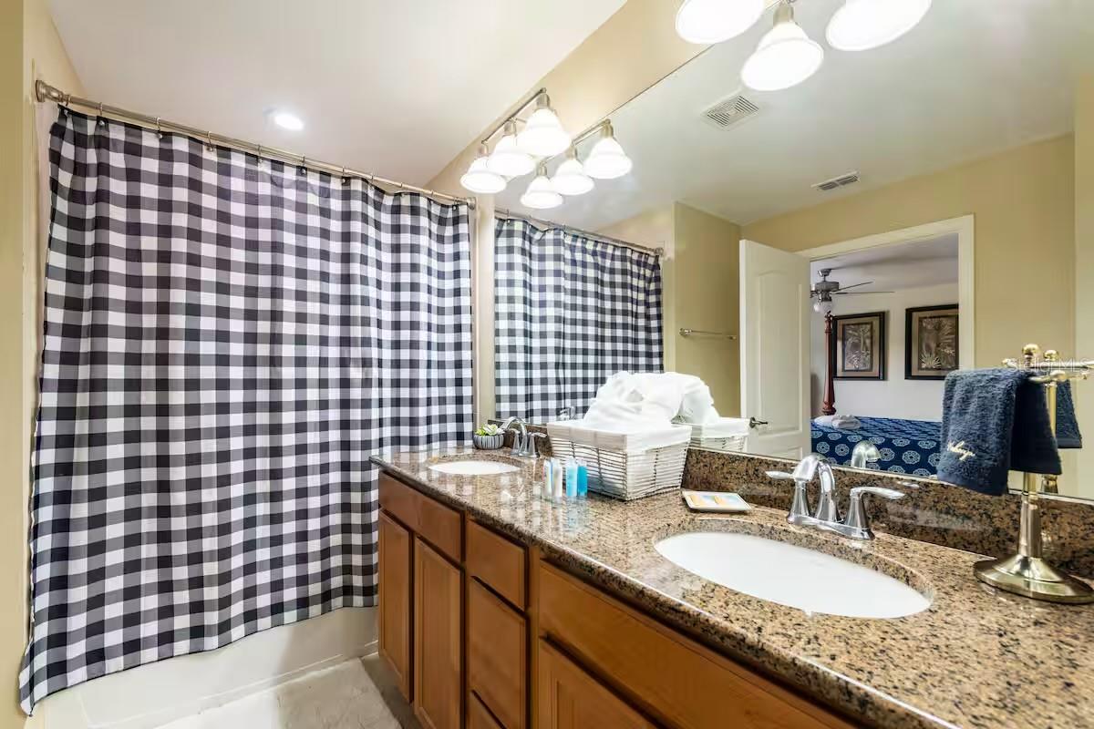 Image 17 of 23 For 8977 Coco Palm Road