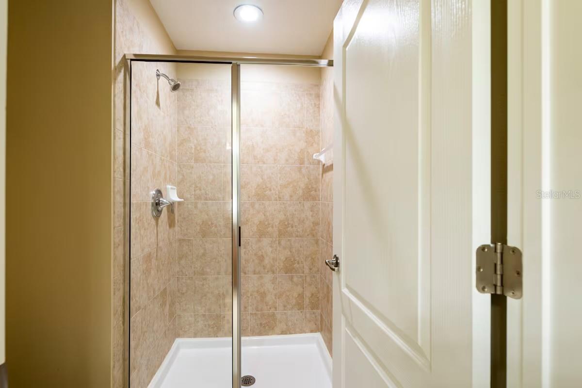 Image 18 of 23 For 8977 Coco Palm Road