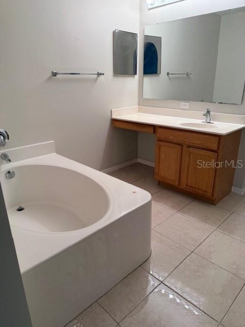 Image 21 of 26 For 744 Paris Drive