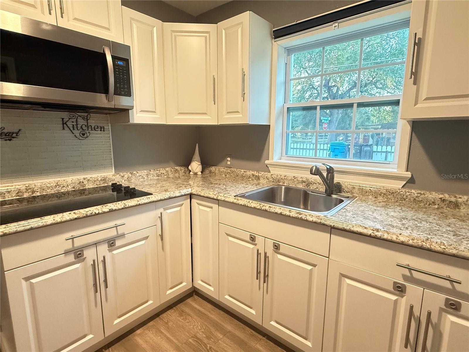 Image 5 of 15 For 644 Indiana Street