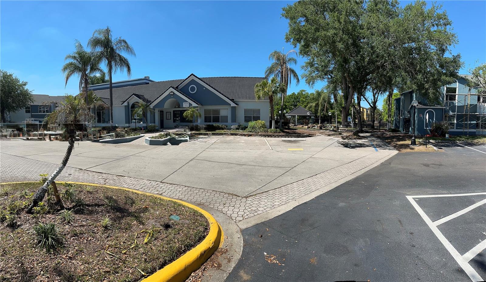 Image 2 of 7 For 5761 Gatlin Avenue 526