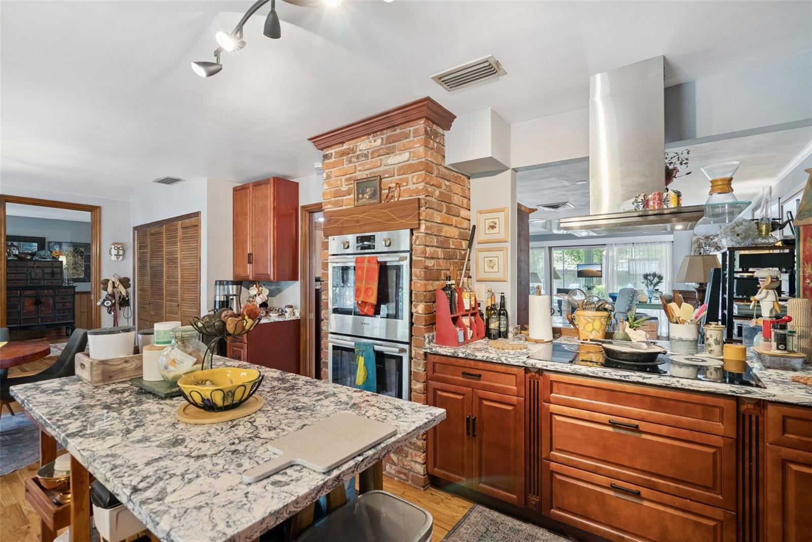 Image 16 of 58 For 295 Frances Circle