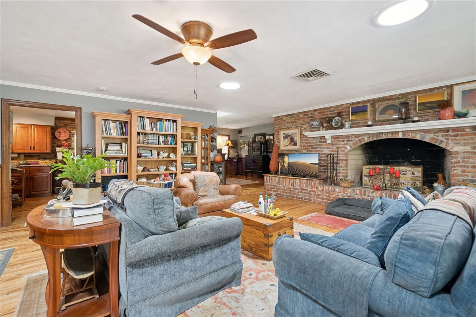 Image 44 of 58 For 295 Frances Circle