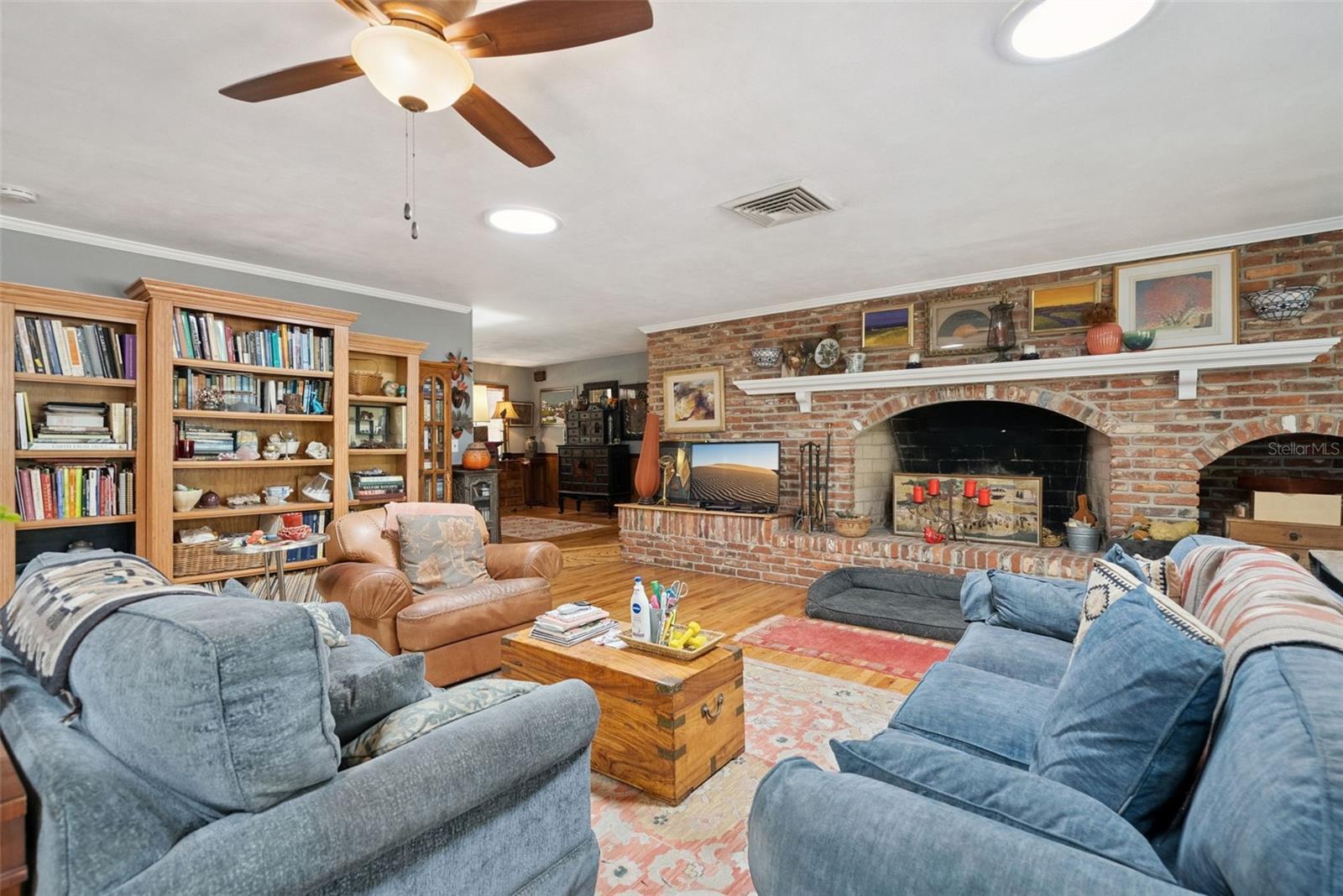 Image 6 of 58 For 295 Frances Circle