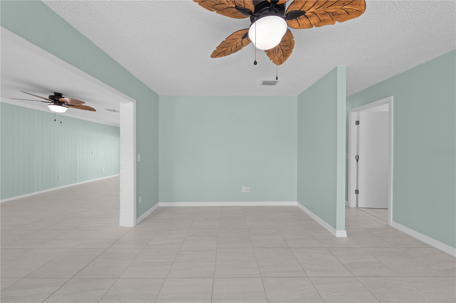 Image 13 of 54 For 683 John Hancock Lane