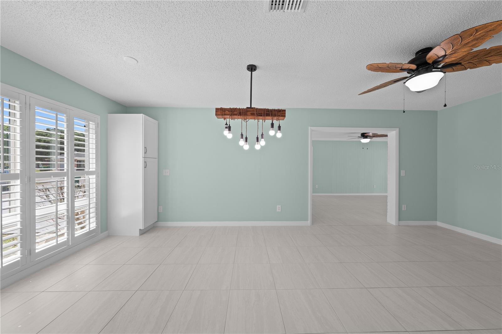 Image 16 of 54 For 683 John Hancock Lane