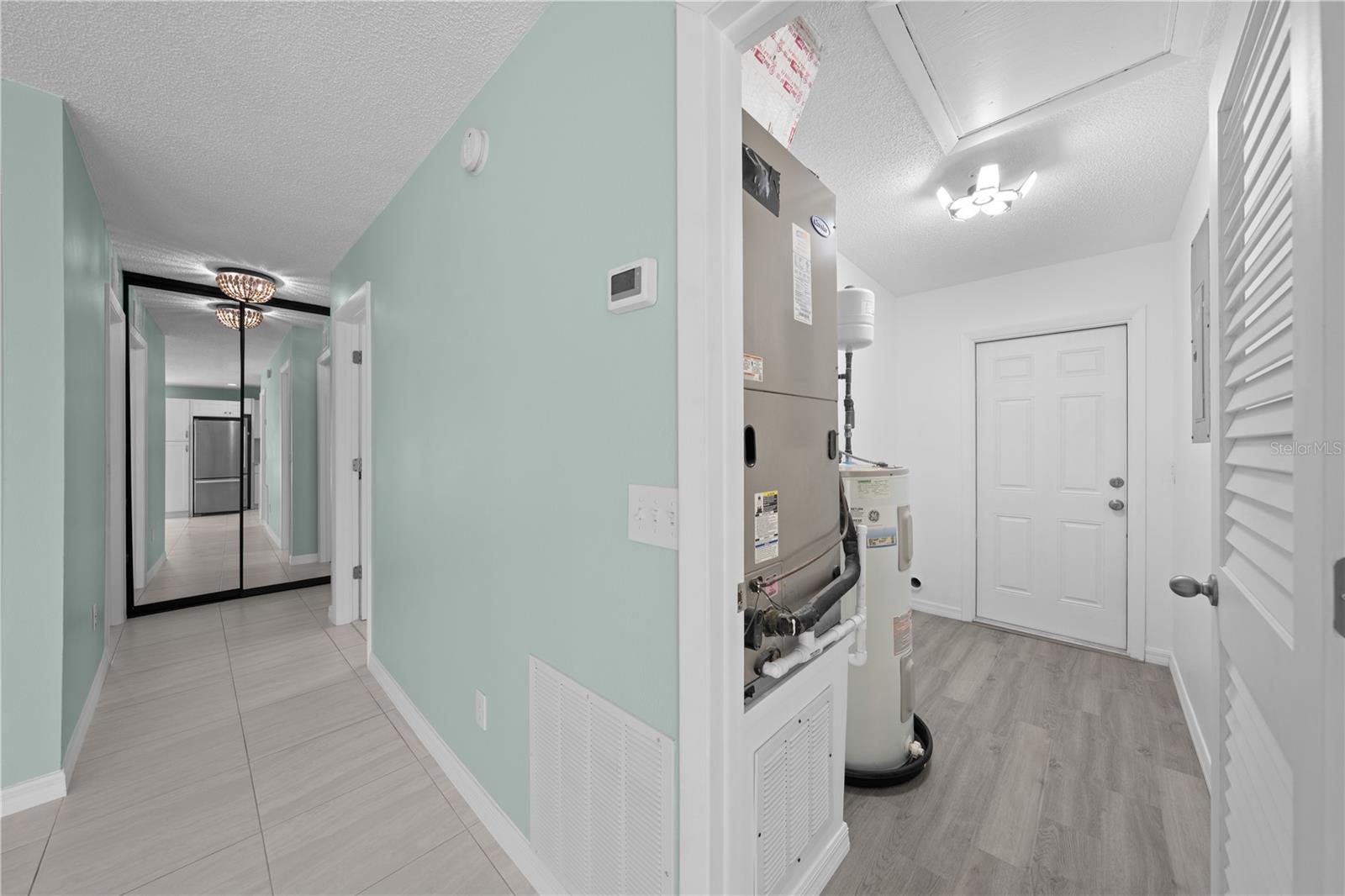 Image 17 of 54 For 683 John Hancock Lane