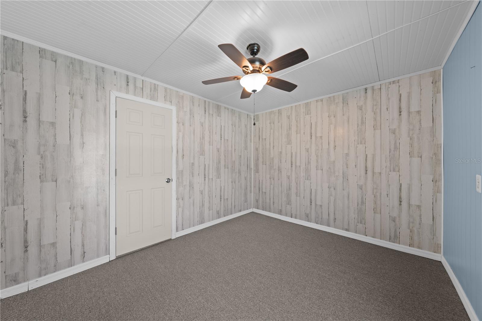 Image 2 of 54 For 683 John Hancock Lane