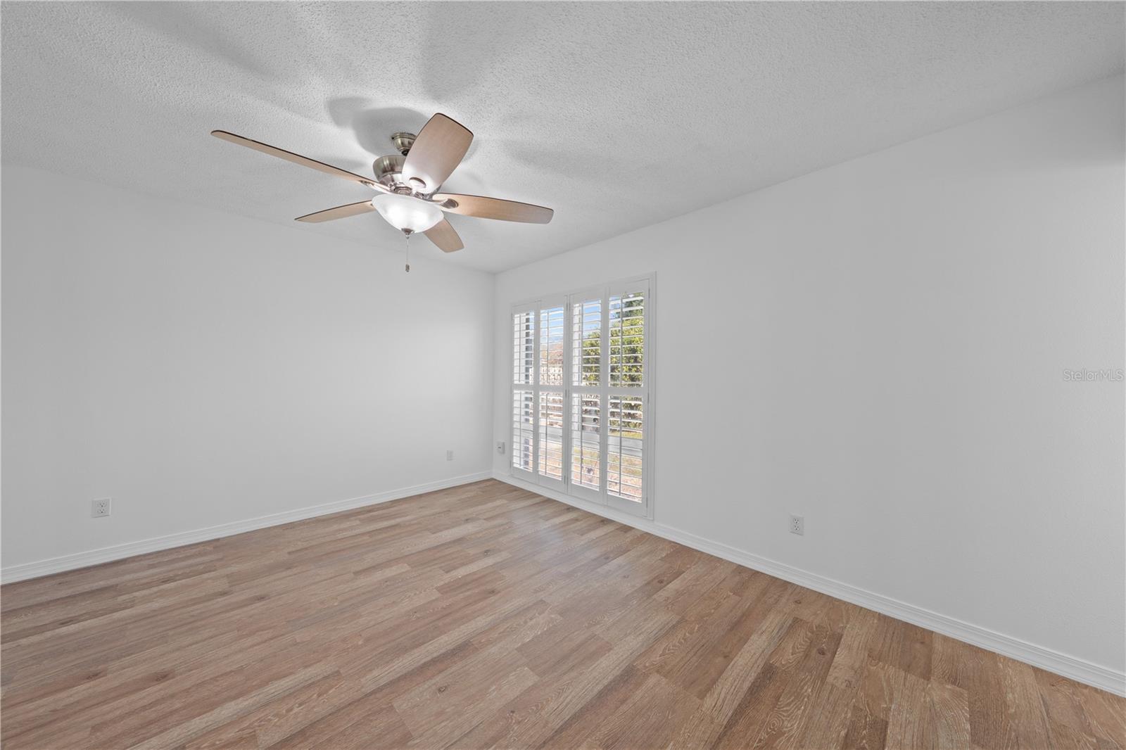 Image 23 of 54 For 683 John Hancock Lane