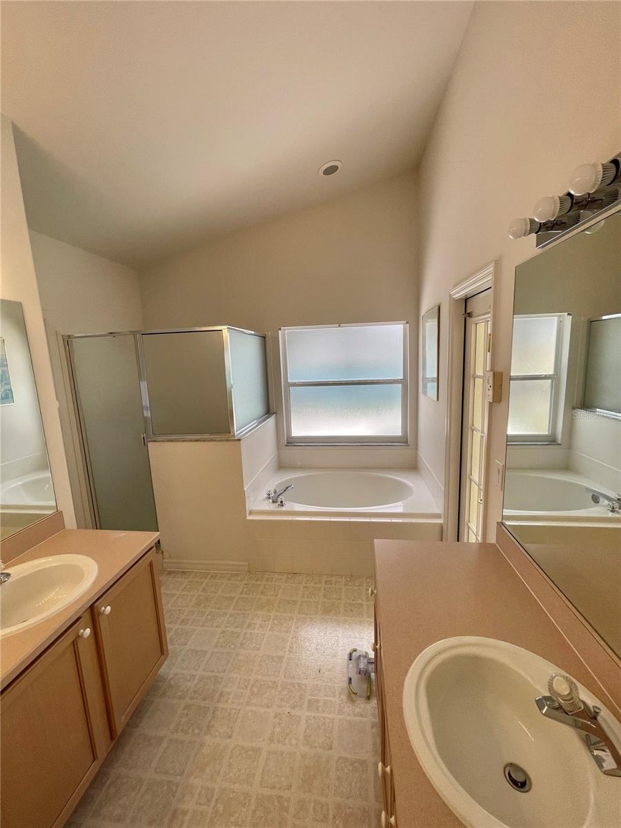 Image 17 of 23 For 2511 La Jolla Trail