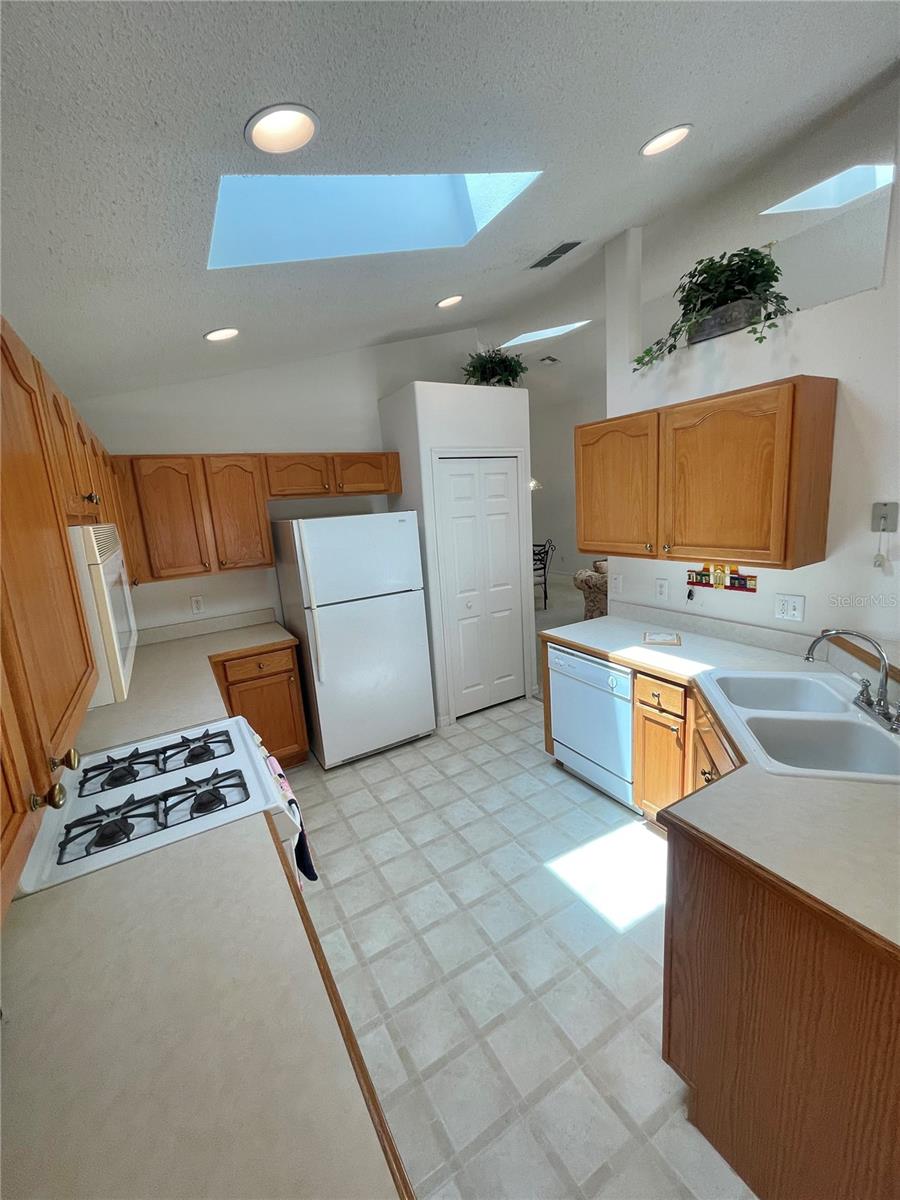 Image 9 of 23 For 2511 La Jolla Trail