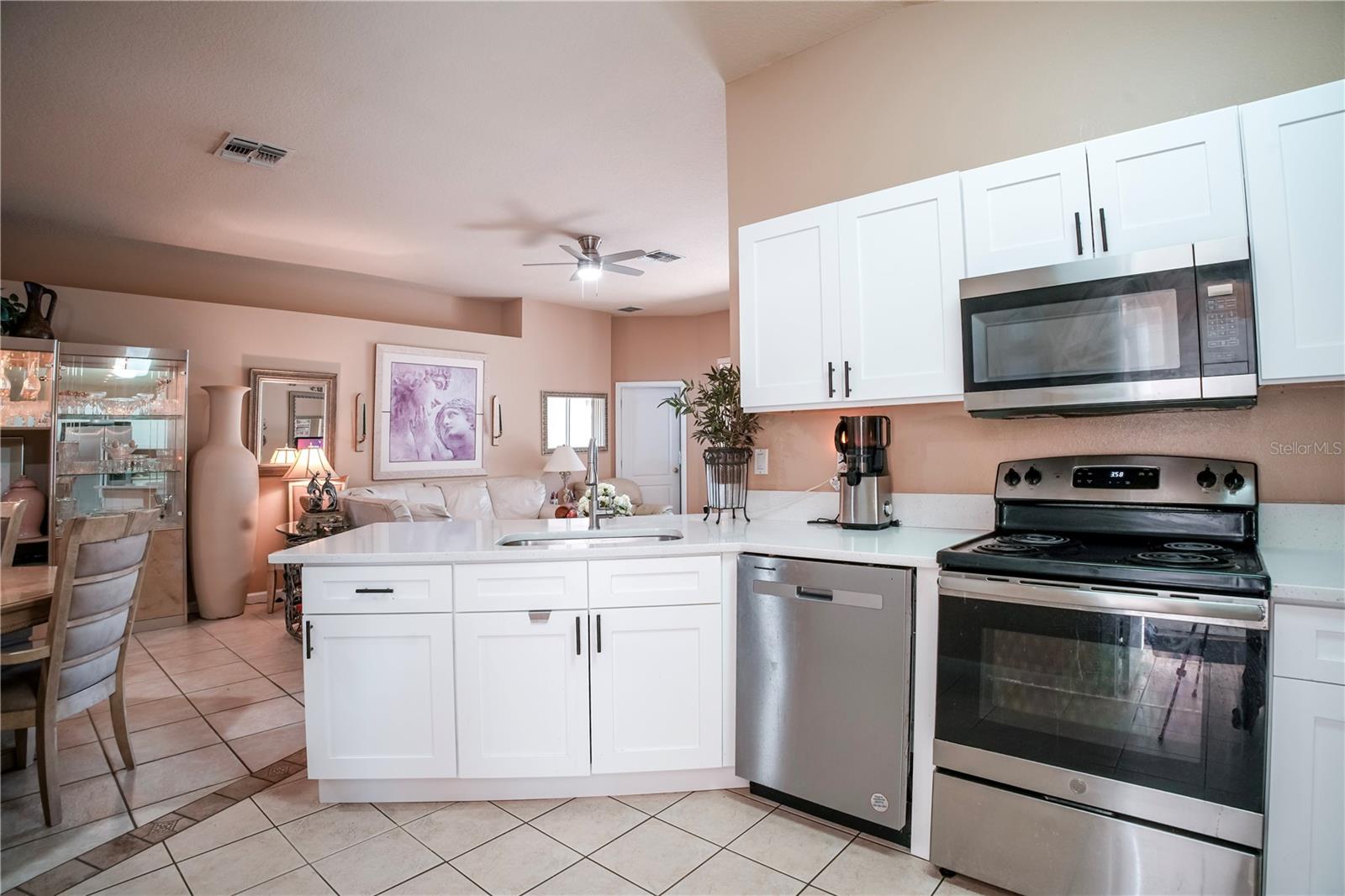 Image 11 of 22 For 15509 Markham Drive