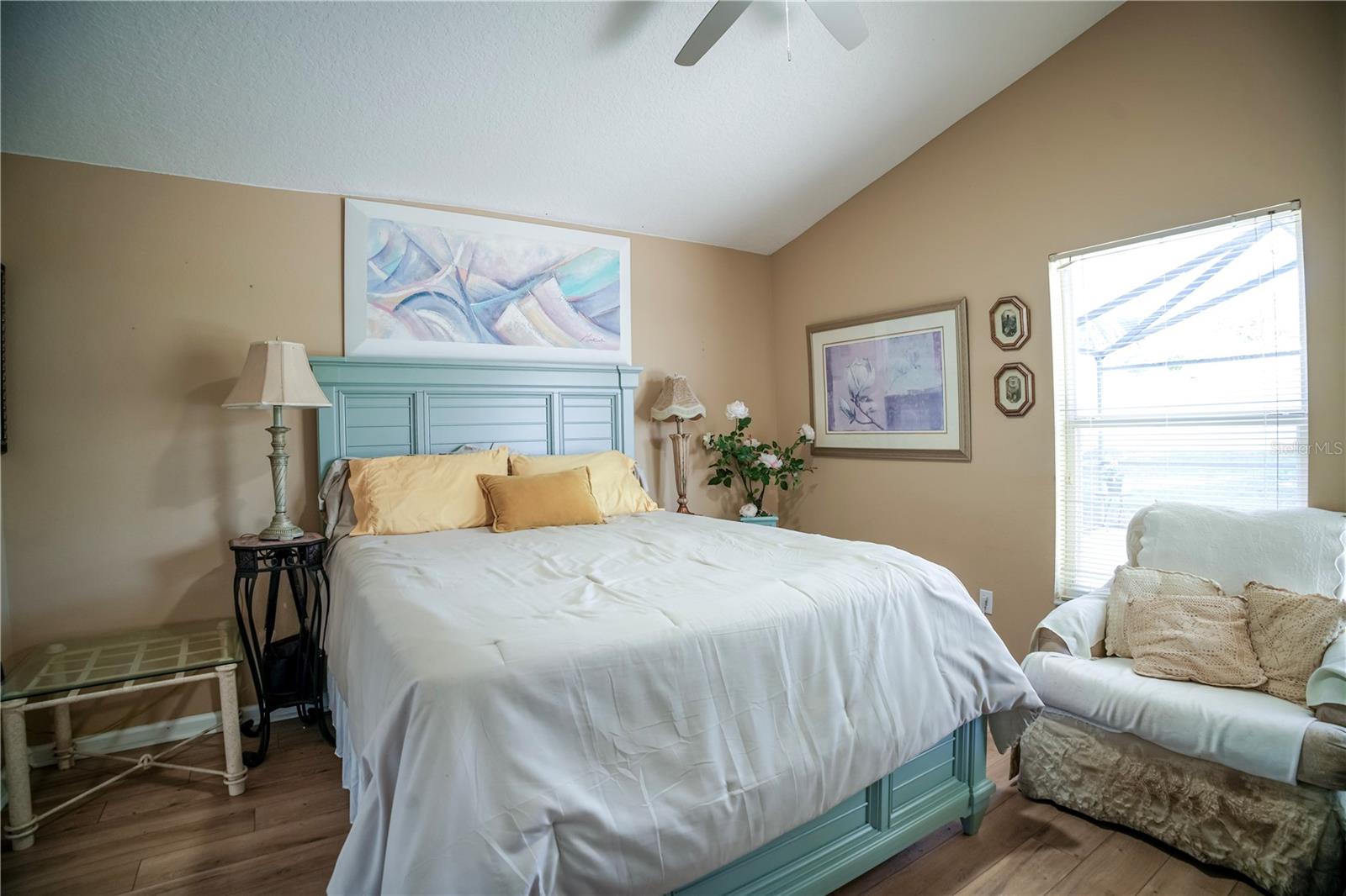 Image 17 of 22 For 15509 Markham Drive