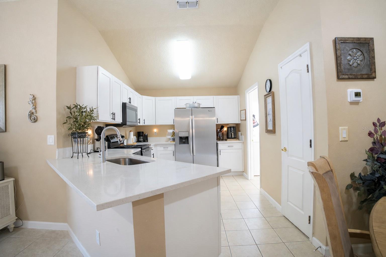 Image 8 of 22 For 15509 Markham Drive