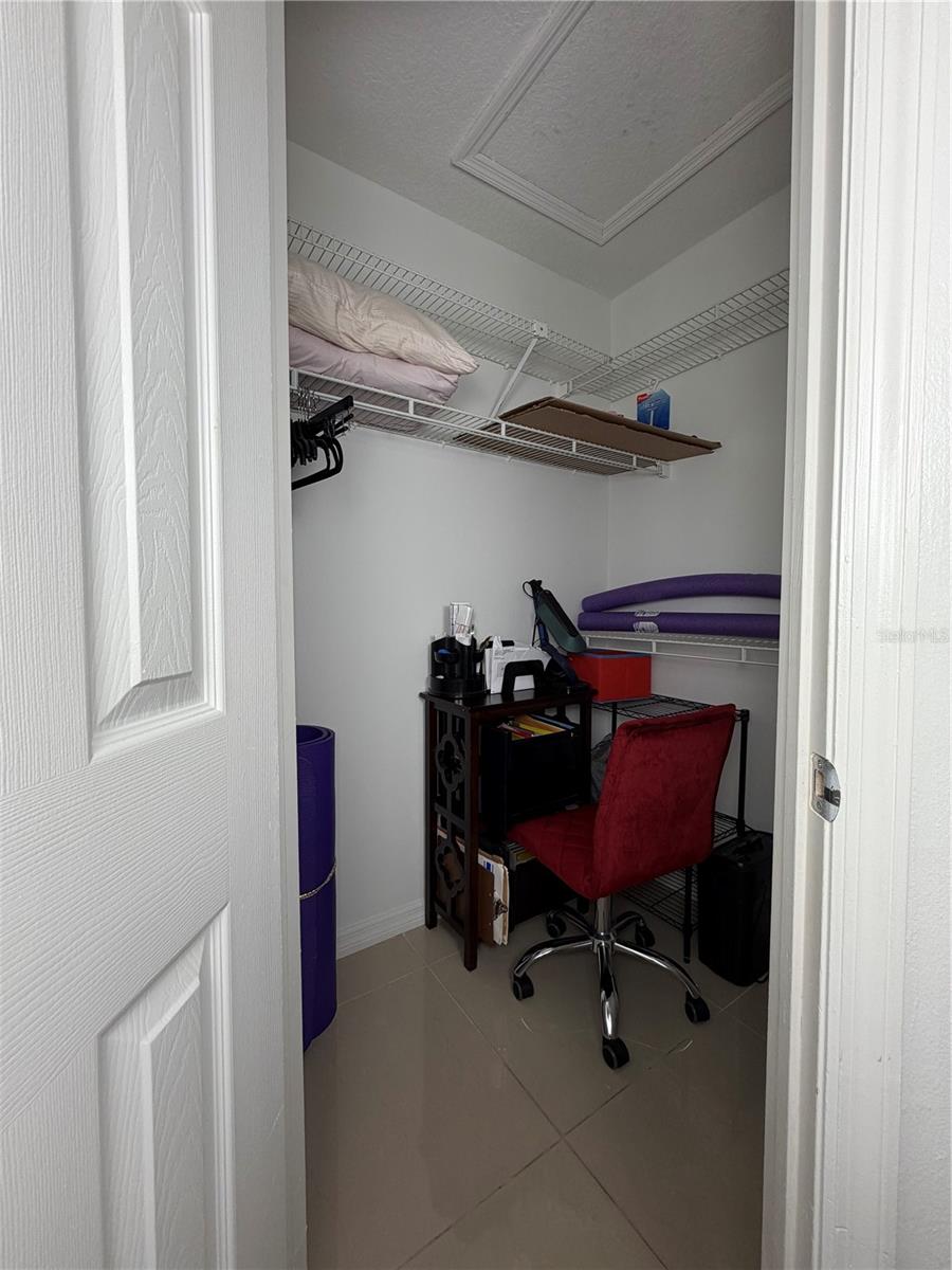 Image 17 of 44 For 36 Lakepointe Circle