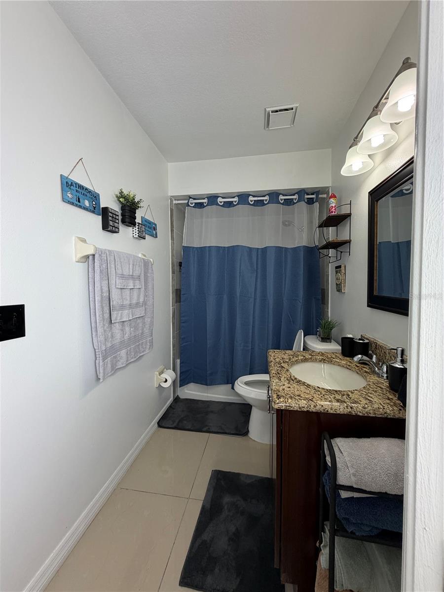 Image 18 of 44 For 36 Lakepointe Circle