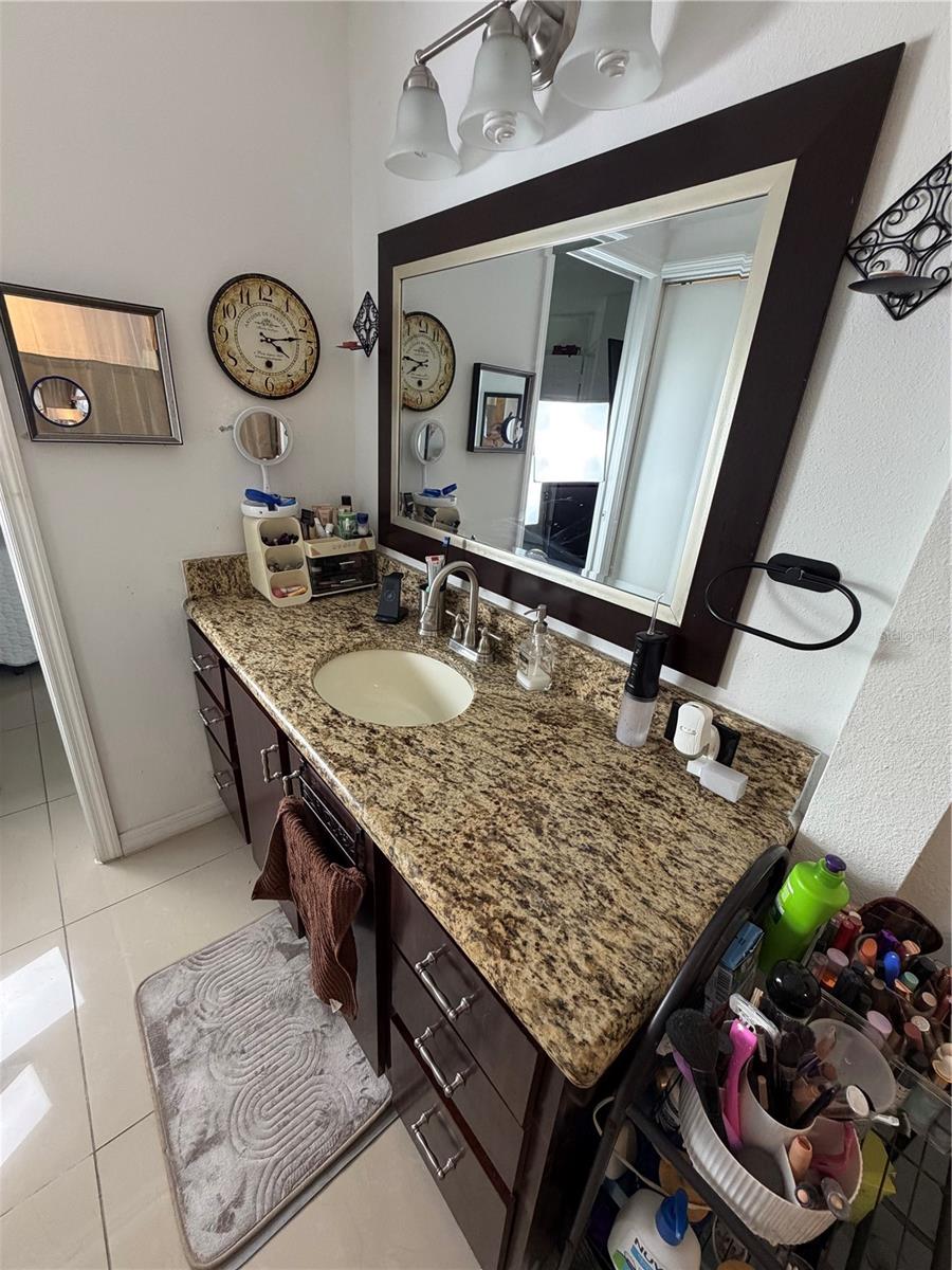 Image 22 of 44 For 36 Lakepointe Circle