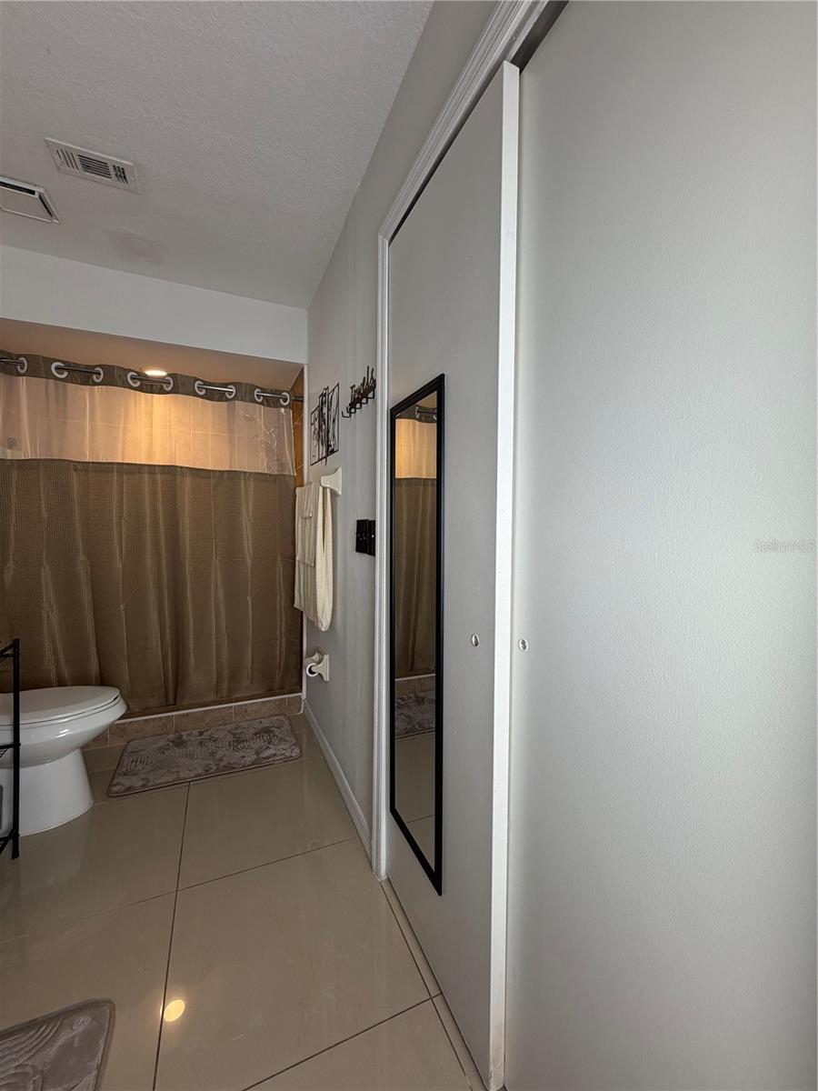 Image 24 of 44 For 36 Lakepointe Circle