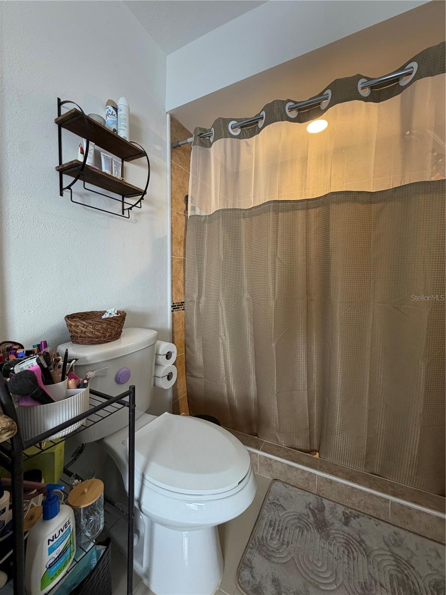 Image 26 of 44 For 36 Lakepointe Circle