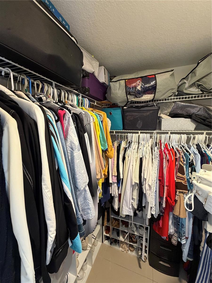 Image 27 of 44 For 36 Lakepointe Circle