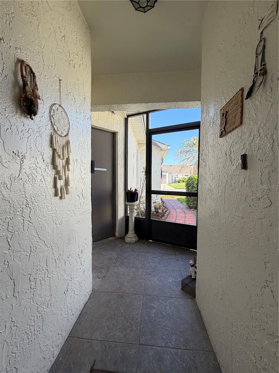 Image 31 of 44 For 36 Lakepointe Circle