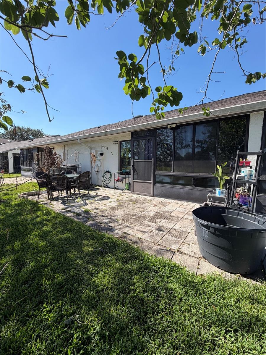 Image 36 of 44 For 36 Lakepointe Circle