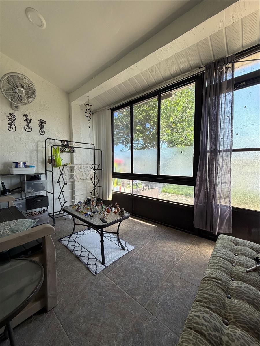 Image 38 of 44 For 36 Lakepointe Circle