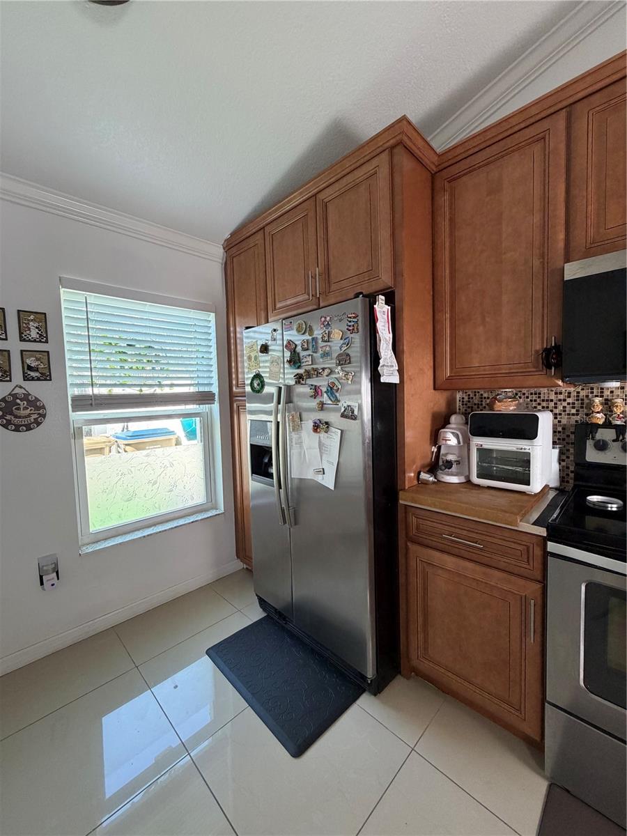 Image 4 of 44 For 36 Lakepointe Circle