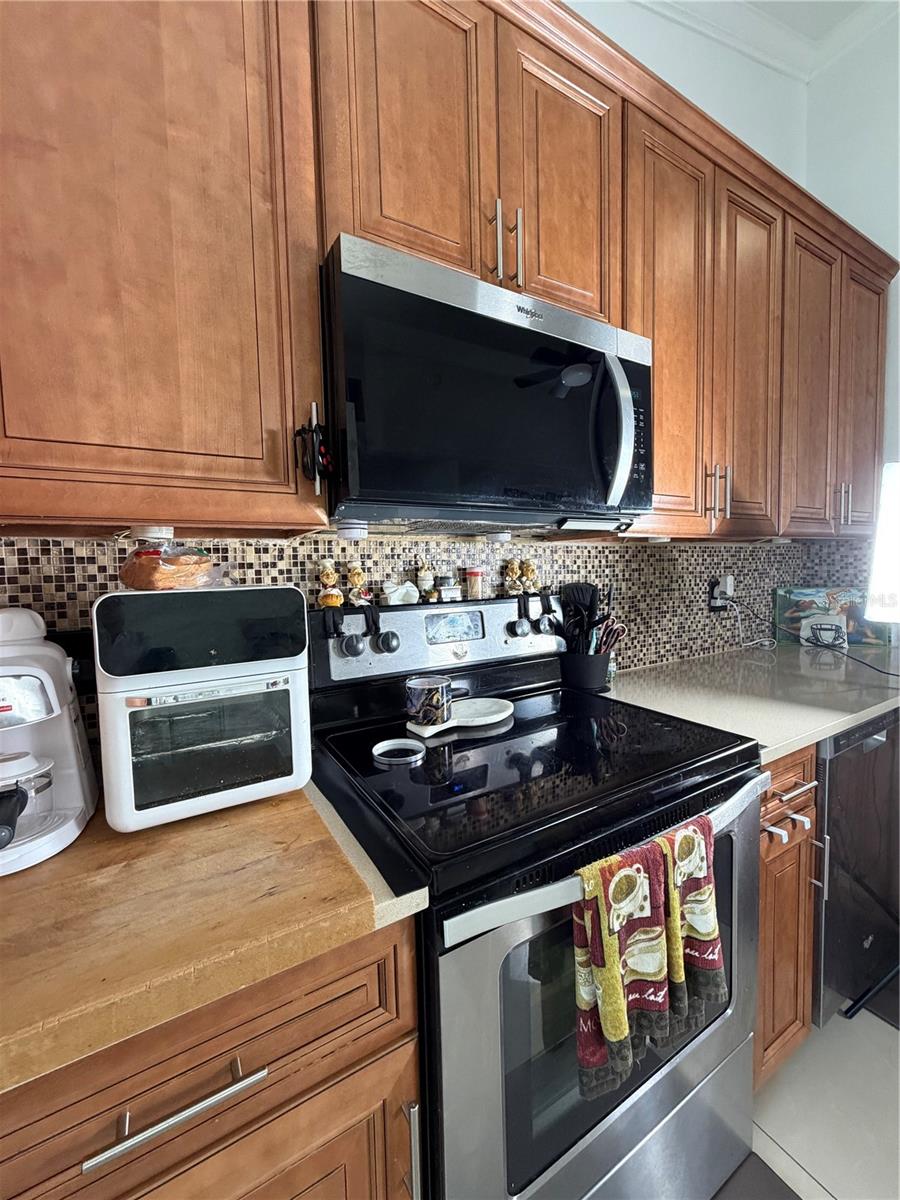 Image 5 of 44 For 36 Lakepointe Circle