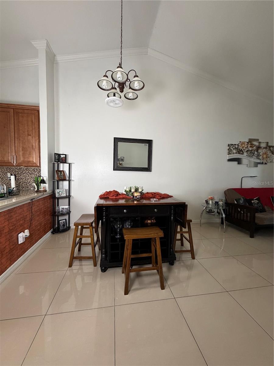 Image 8 of 44 For 36 Lakepointe Circle