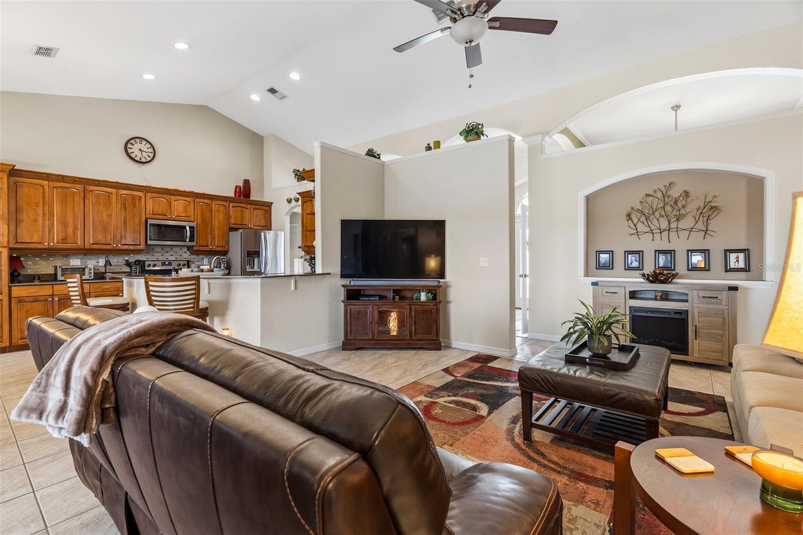 Image 17 of 64 For 3011 Diamond Lane