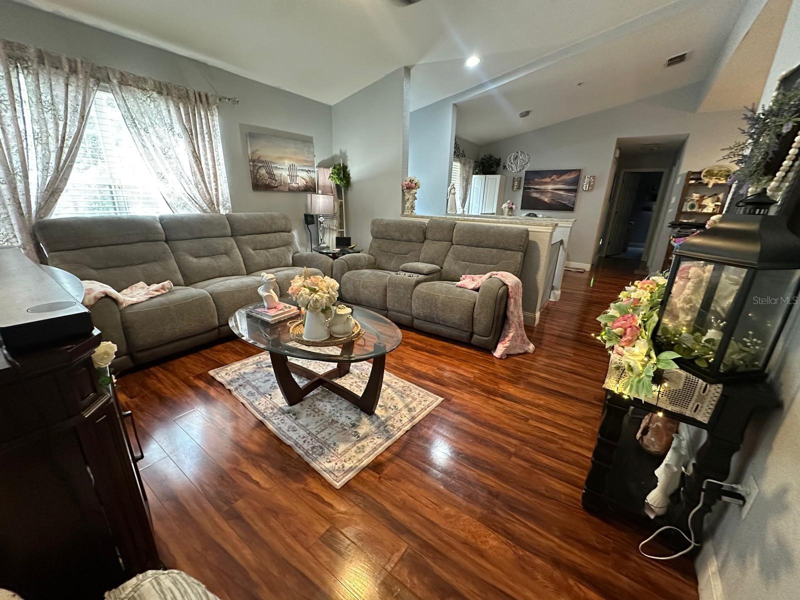 Image 11 of 17 For 875 Grand Regency Point 203