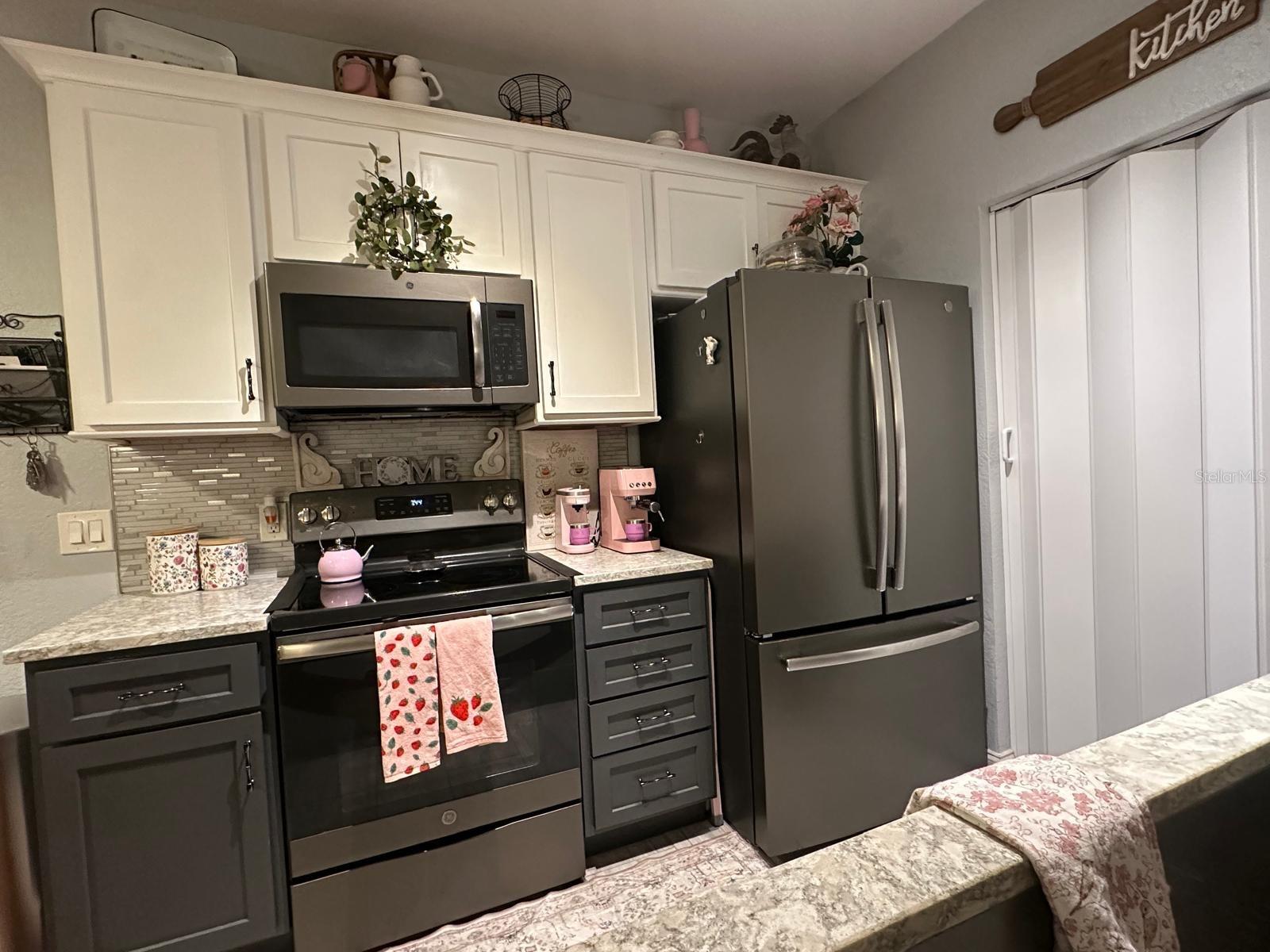 Image 4 of 17 For 875 Grand Regency Point 203