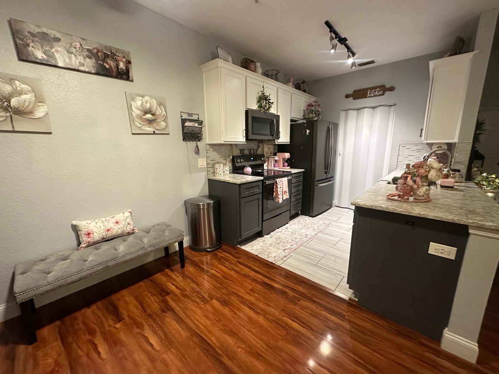 Image 5 of 17 For 875 Grand Regency Point 203