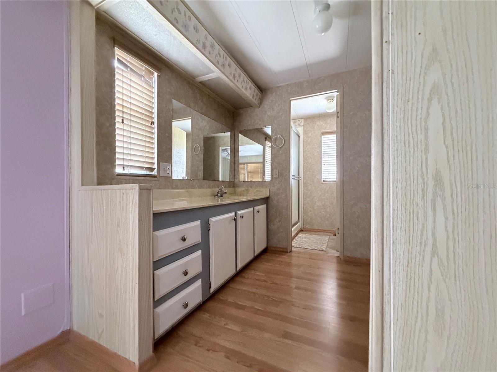 Image 15 of 17 For 1610 Reynolds Road 11