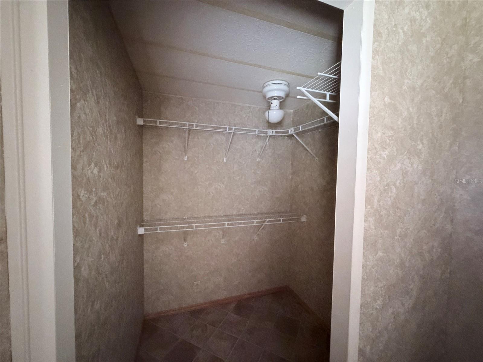 Image 16 of 17 For 1610 Reynolds Road 11