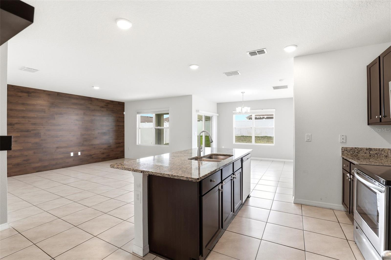 Image 13 of 32 For 5636 Westerly Breeze Place
