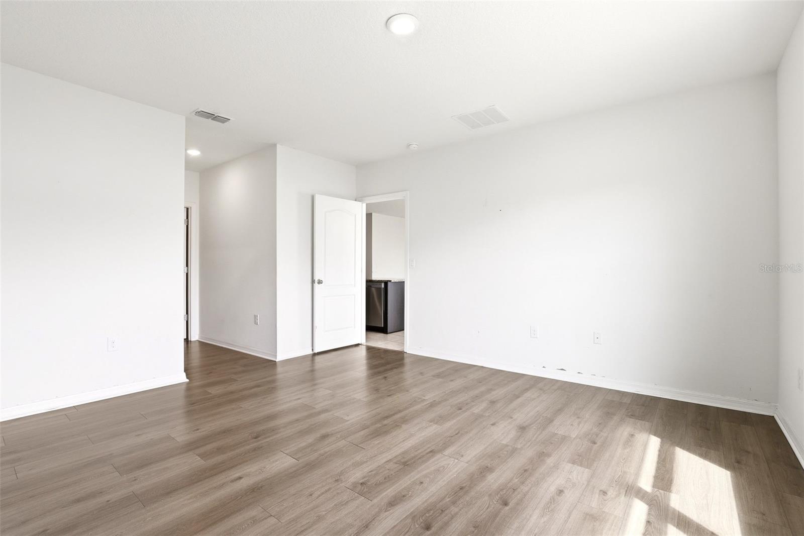 Image 19 of 32 For 5636 Westerly Breeze Place