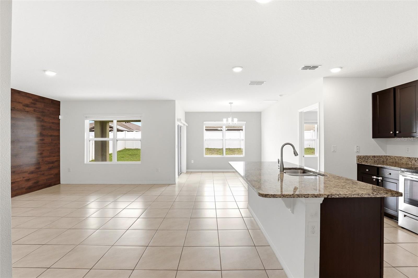 Image 5 of 32 For 5636 Westerly Breeze Place